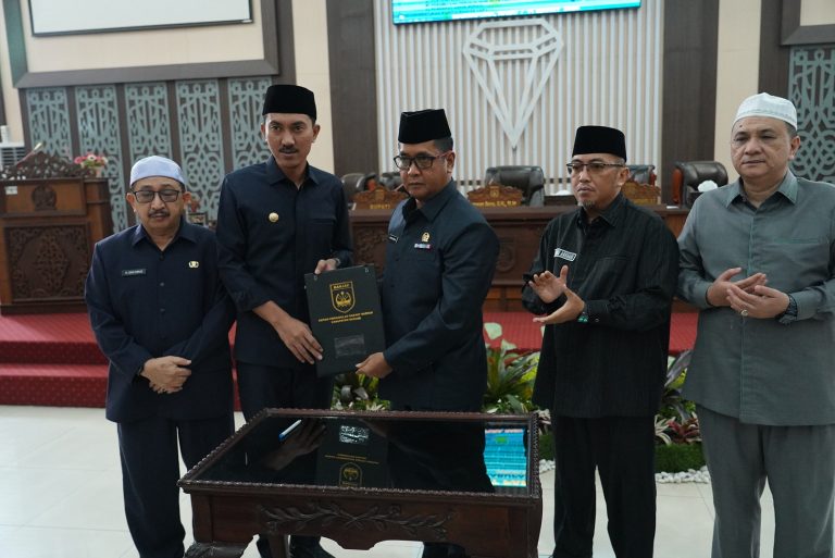 Bupati Banjar H Saidi Mansyur menyampaikan Laporan Keterangan Pertanggungjawaban (LKPJ) Tahun 2025